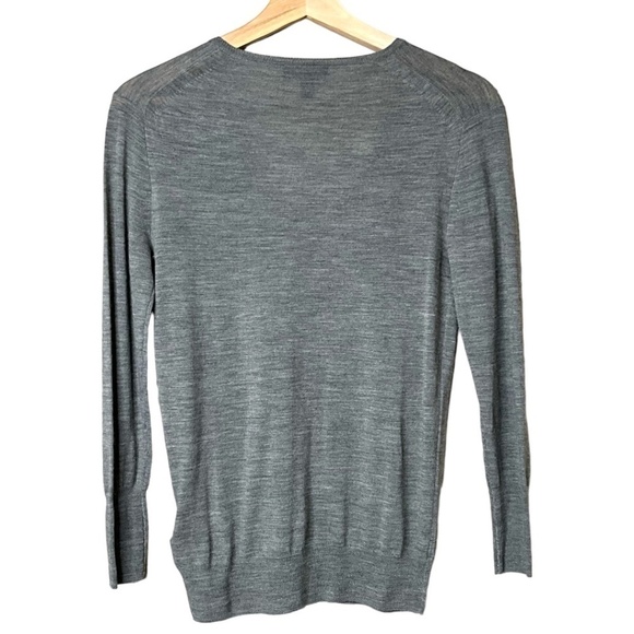 J. CREW 100% Merino Wool Extra Fine Knit Vee Neck Grey Pullover Sweater Sz XXS - Picture 3 of 8